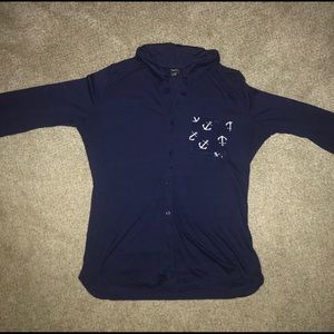 Navy blue 3/4 sleeve thin shirt